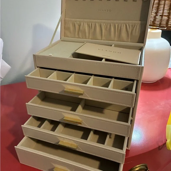 Vlando Large Jewelry Organizer NWOT - Picture 9 of 9